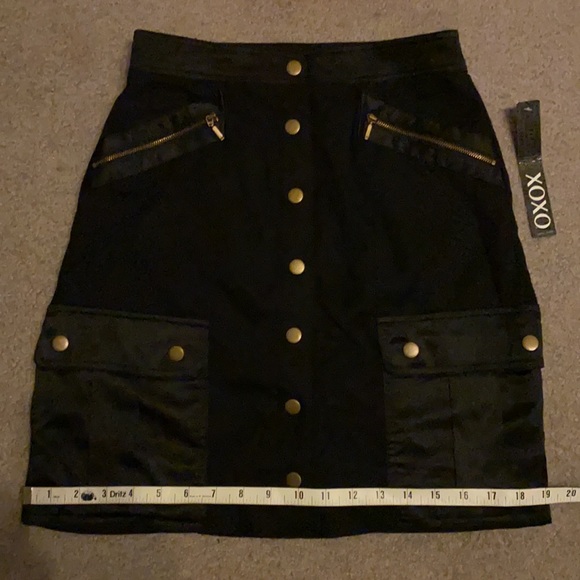 XOXO black snap button skirt. Size small. New+tags! - Picture 2 of 8
